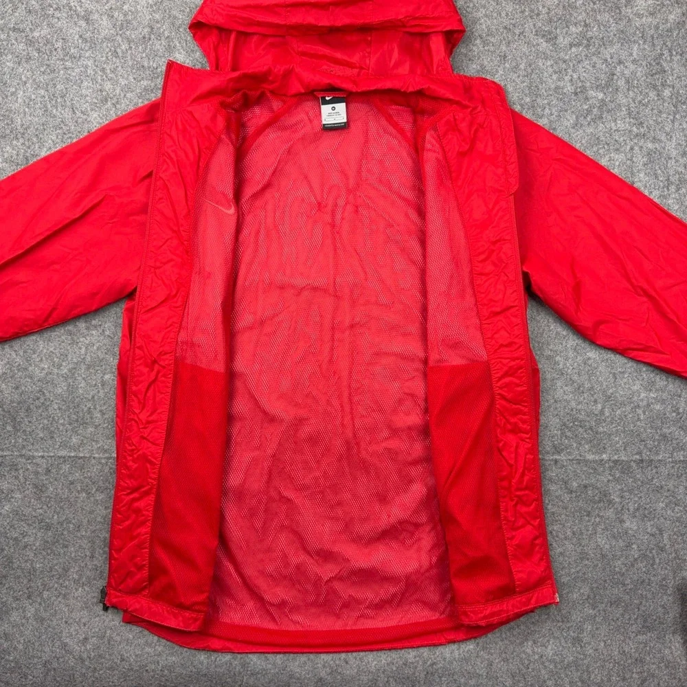 Nike Rain Jacket Mens Medium Red Foundation 12 Hooded Windbreaker Zip Soccer